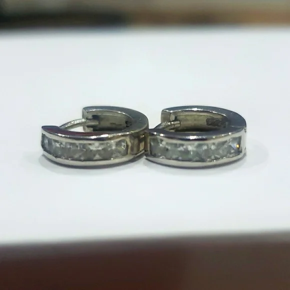 Earings - Picture 2 of 6